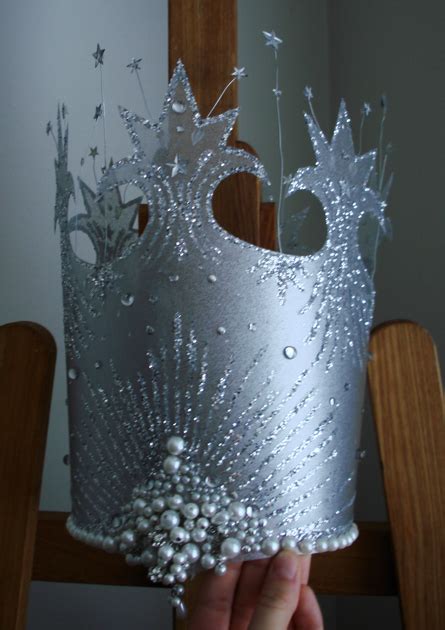 Creating a Glinda the Good Witch crown: Step-by-step tutorial